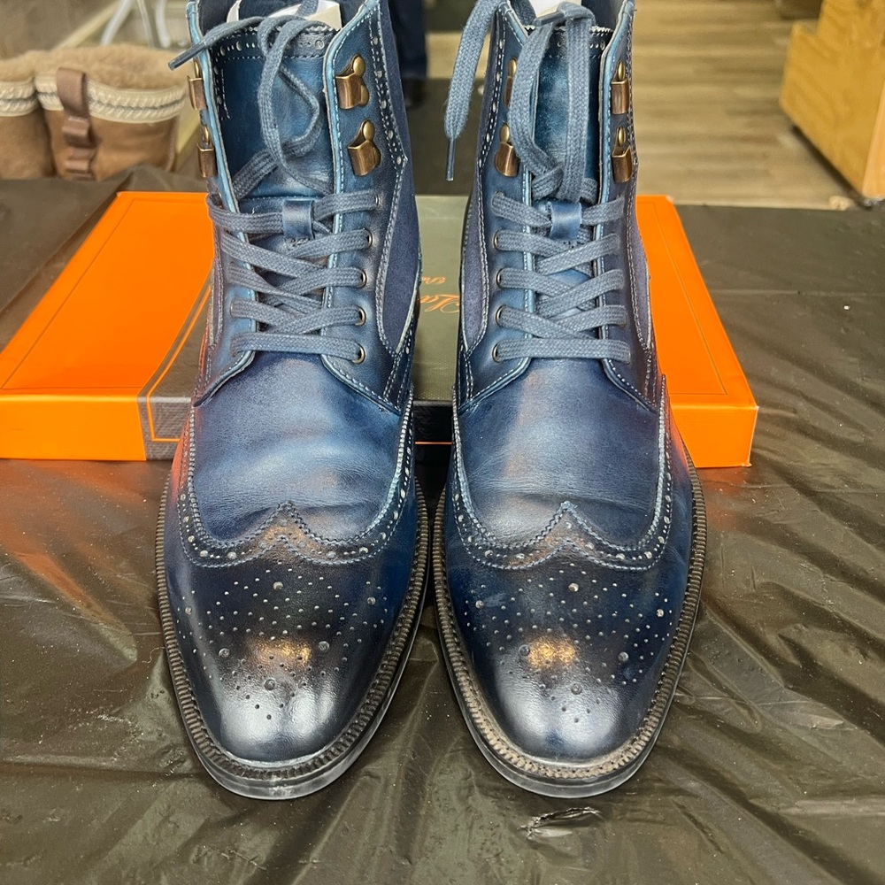 Elegant Navy Leather Men's Boots